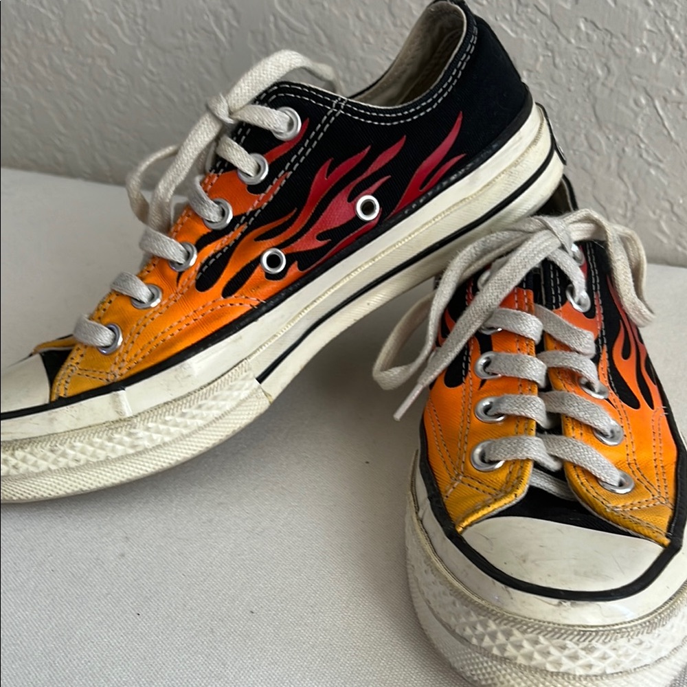 Converse Archive Print All Star  Chuck 70 Flames Women’s size 7/Men’s 5